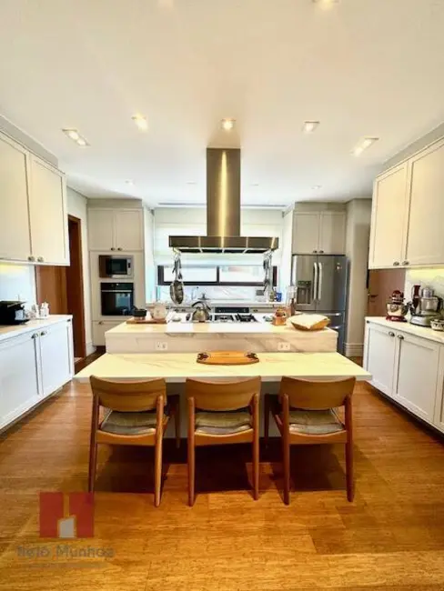 Casa com 5 quartos à venda, 758m2 em Alphaville, Santana De Parnaiba - SP - imagem 3 Foto 3 de Casa com 5 quartos à venda, 758m2 em Alphaville, Santana De Parnaiba - SP