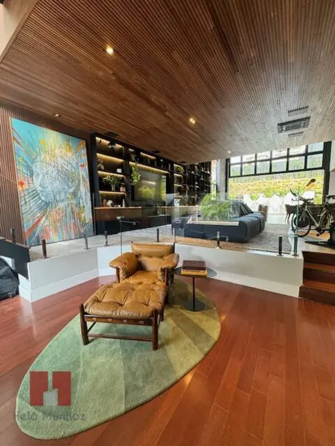 Casa com 3 quartos à venda, 490m2 em Alphaville, Santana De Parnaiba - SP - imagem 1 Foto 1 de Casa com 3 quartos à venda, 490m2 em Alphaville, Santana De Parnaiba - SP