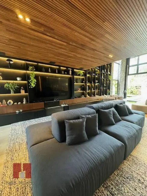 Casa com 3 quartos à venda, 490m2 em Alphaville, Santana De Parnaiba - SP - imagem 5 Foto 5 de Casa com 3 quartos à venda, 490m2 em Alphaville, Santana De Parnaiba - SP