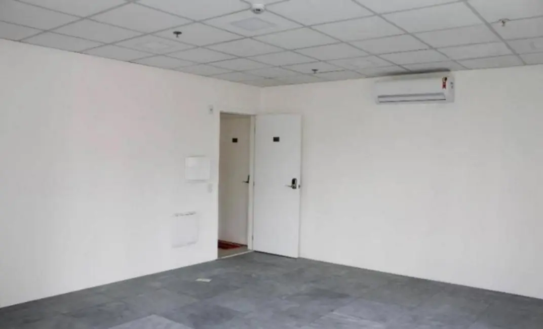 Foto 2 de Sala Comercial à venda, 37m2 em Vila Cordeiro, São Paulo - SP