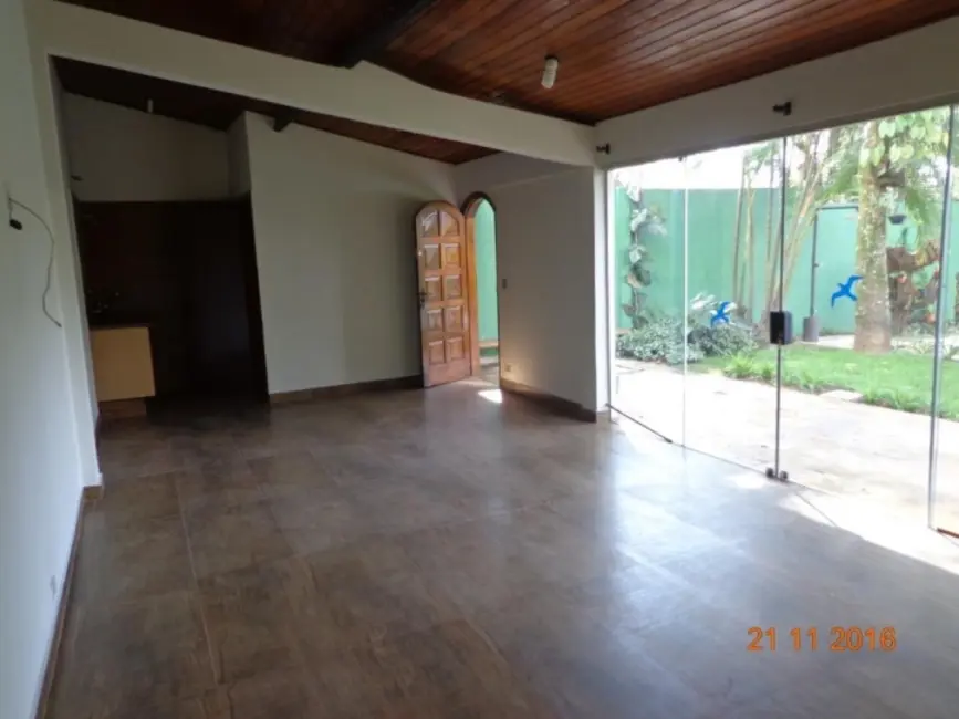 Sobrado com 4 quartos à venda, 850m2 em Interlagos, São Paulo - SP - imagem 1 Foto 1 de Sobrado com 4 quartos à venda, 850m2 em Interlagos, São Paulo - SP