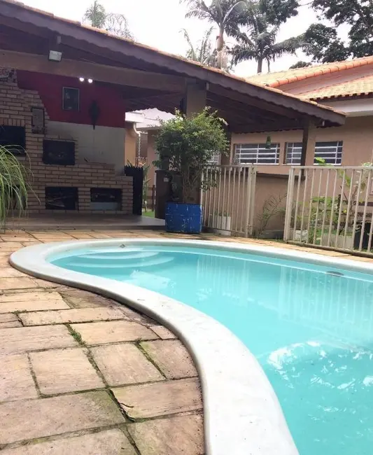 Casa com 3 quartos à venda, 300m2 em Interlagos, São Paulo - SP - imagem 3 Foto 3 de Casa com 3 quartos à venda, 300m2 em Interlagos, São Paulo - SP