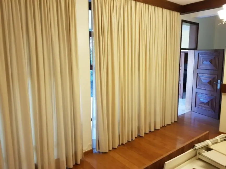 Casa com 4 quartos à venda, 450m2 em Interlagos, São Paulo - SP - imagem 2 Foto 2 de Casa com 4 quartos à venda, 450m2 em Interlagos, São Paulo - SP