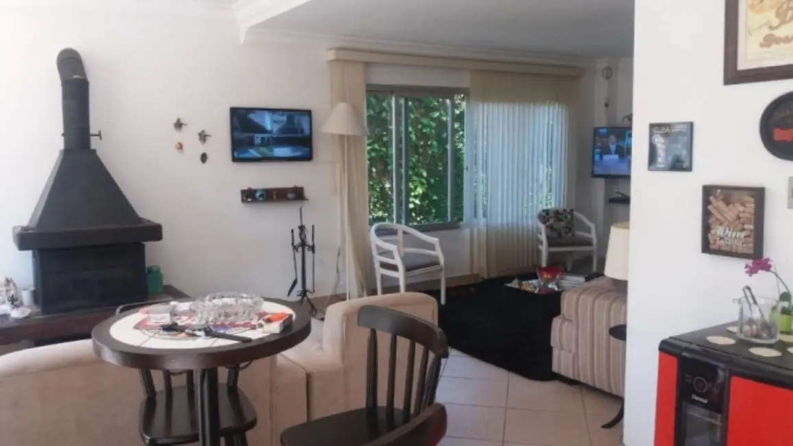 Foto 2 de Sobrado com 4 quartos à venda, 258m2 em Interlagos, São Paulo - SP