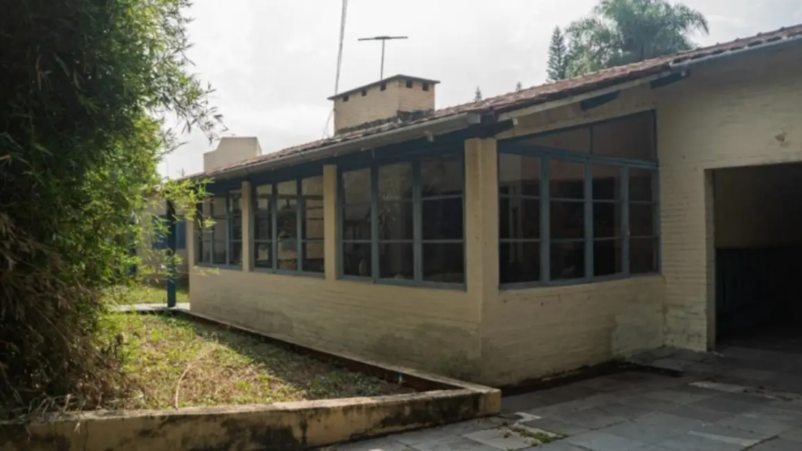 Casa com 3 quartos à venda, 1000m2 em Interlagos, São Paulo - SP - imagem 5 Foto 5 de Casa com 3 quartos à venda, 1000m2 em Interlagos, São Paulo - SP