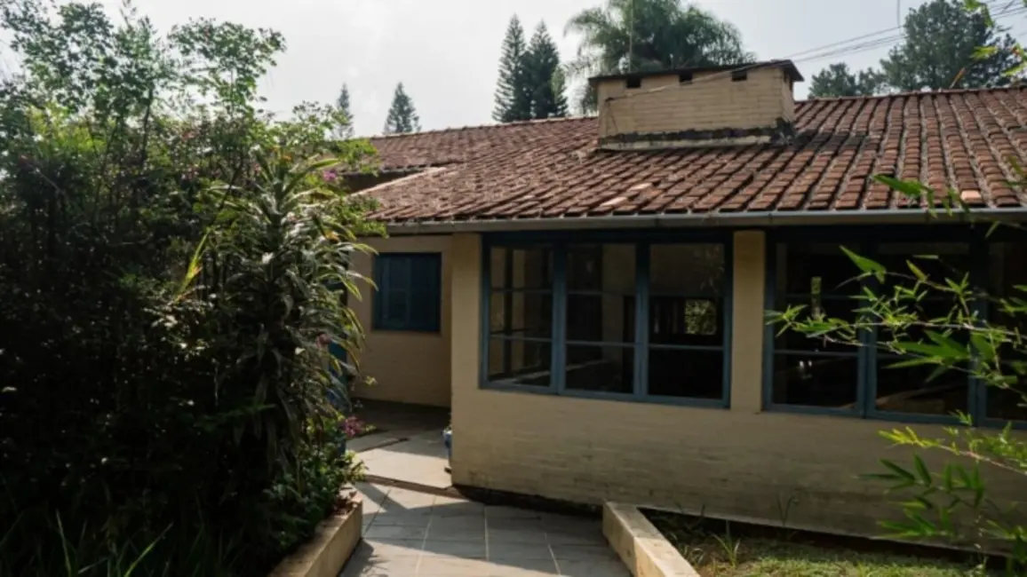 Casa com 3 quartos à venda, 1000m2 em Interlagos, São Paulo - SP - imagem 3 Foto 3 de Casa com 3 quartos à venda, 1000m2 em Interlagos, São Paulo - SP