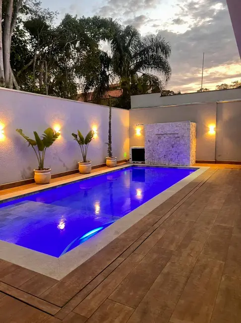 Foto 1 de Casa com 3 quartos à venda, 220m2 em Interlagos, São Paulo - SP