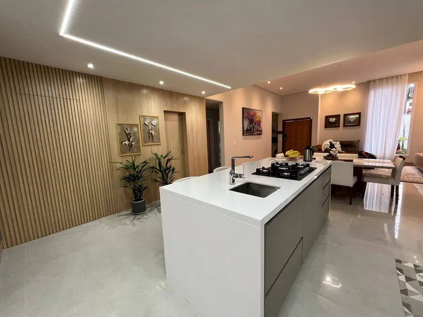 Foto 6 de Casa com 3 quartos à venda, 220m2 em Interlagos, São Paulo - SP