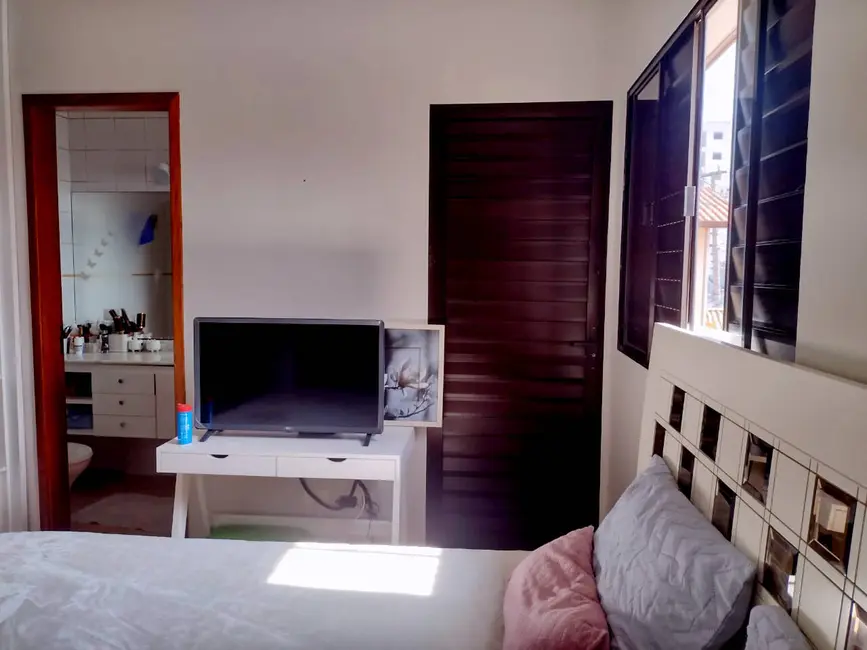 Foto 4 de Casa de Condomínio com 3 quartos à venda, 131m2 em Parque Assunção, Taboao Da Serra - SP