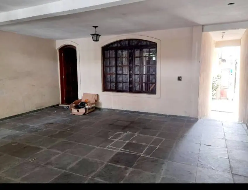 Foto 2 de Casa com 4 quartos à venda, 256m2 em Vila São José, São Paulo - SP