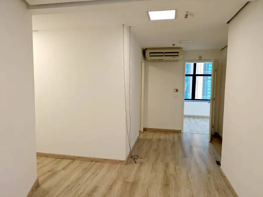 Foto 9 de Sala Comercial para alugar, 94m2 em Vila Olímpia, São Paulo - SP