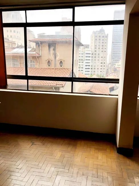 Sala Comercial à venda, 35m2 em Sé, São Paulo - SP - imagem 1 Foto 1 de Sala Comercial à venda, 35m2 em Sé, São Paulo - SP