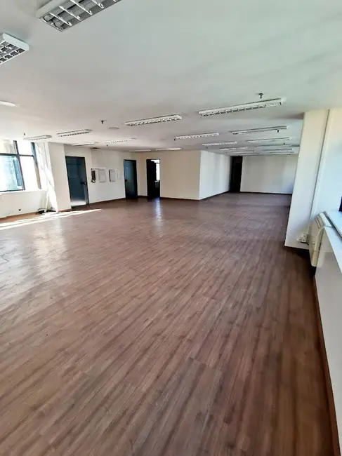 Sala Comercial à venda e para alugar, 196m2 em Cidade Monções, São Paulo - SP - imagem 6 Foto 6 de Sala Comercial à venda e para alugar, 196m2 em Cidade Monções, São Paulo - SP