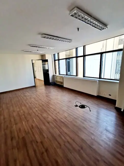 Sala Comercial à venda e para alugar, 196m2 em Cidade Monções, São Paulo - SP - imagem 4 Foto 4 de Sala Comercial à venda e para alugar, 196m2 em Cidade Monções, São Paulo - SP
