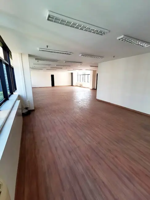 Sala Comercial à venda e para alugar, 196m2 em Cidade Monções, São Paulo - SP - imagem 2 Foto 2 de Sala Comercial à venda e para alugar, 196m2 em Cidade Monções, São Paulo - SP