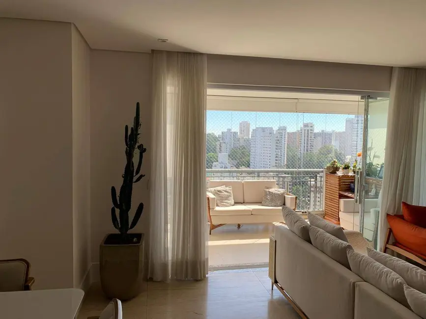 Apartamento com 4 quartos à venda, 200m2 em Vila Andrade, São Paulo - SP - imagem 2 Foto 2 de Apartamento com 4 quartos à venda, 200m2 em Vila Andrade, São Paulo - SP