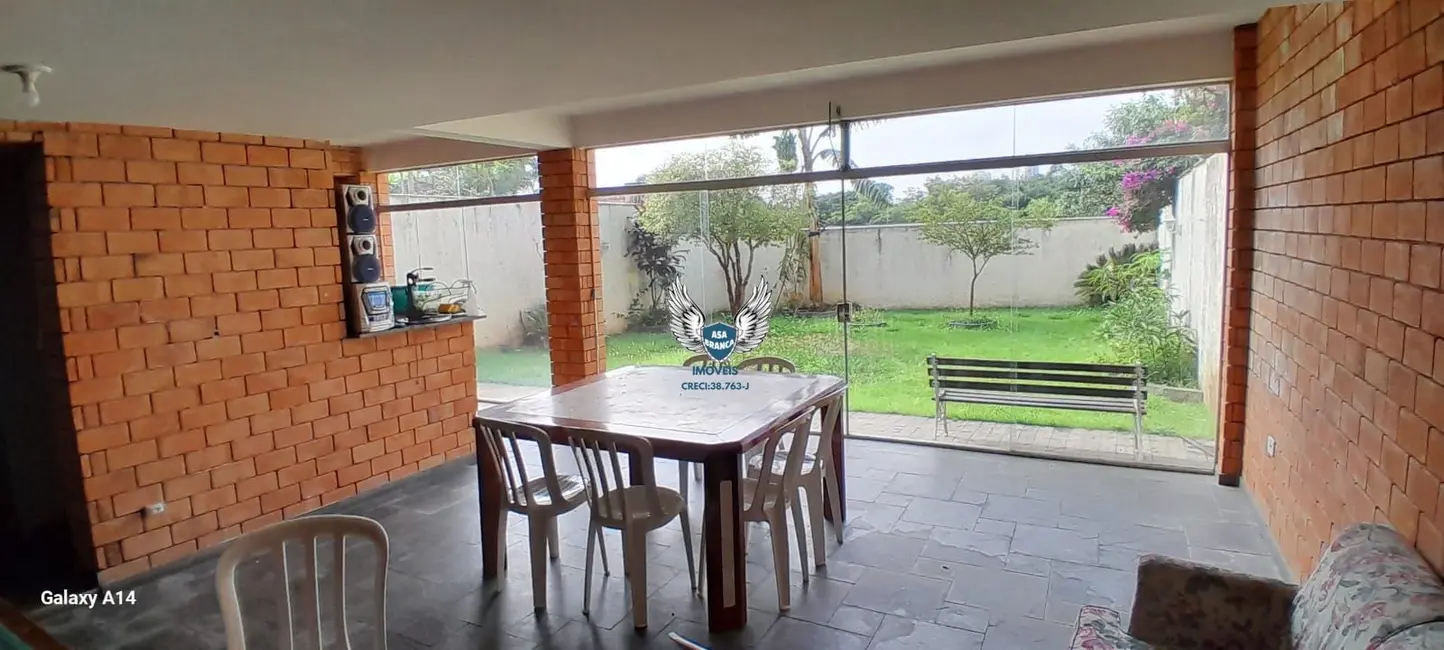 Foto 2 de Sobrado com 4 quartos para alugar, 367m2 em Parque Palmas do Tremembé, São Paulo - SP