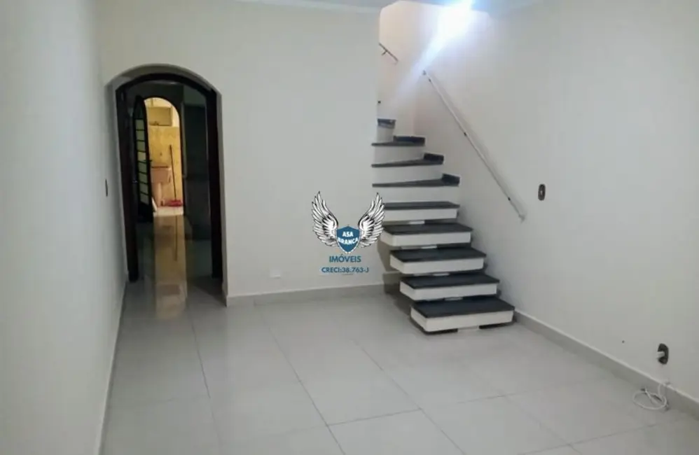 Foto 1 de Sobrado com 4 quartos à venda, 200m2 em Santa Teresinha, São Paulo - SP