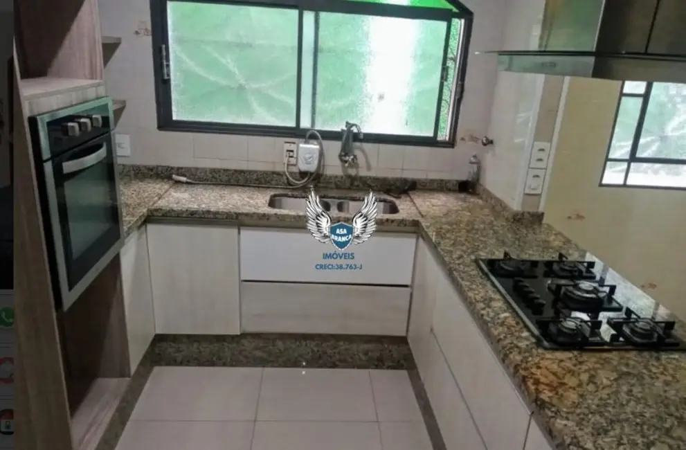 Foto 2 de Sobrado com 4 quartos à venda, 200m2 em Santa Teresinha, São Paulo - SP