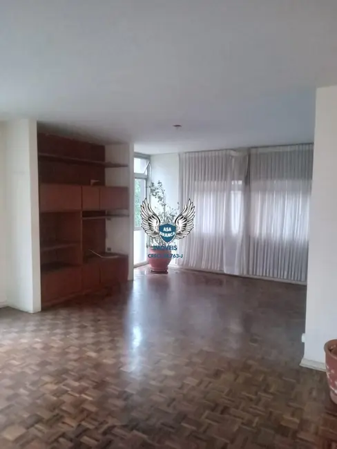 Foto 3 de Apartamento com 4 quartos para alugar, 216m2 em Cerqueira César, São Paulo - SP