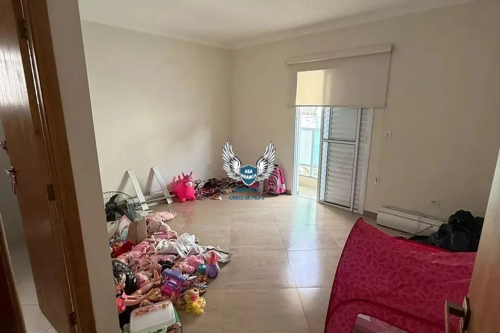 Sobrado com 3 quartos à venda, 280m2 em Jardim Guapira, São Paulo - SP - imagem 8 Foto 8 de Sobrado com 3 quartos à venda, 280m2 em Jardim Guapira, São Paulo - SP