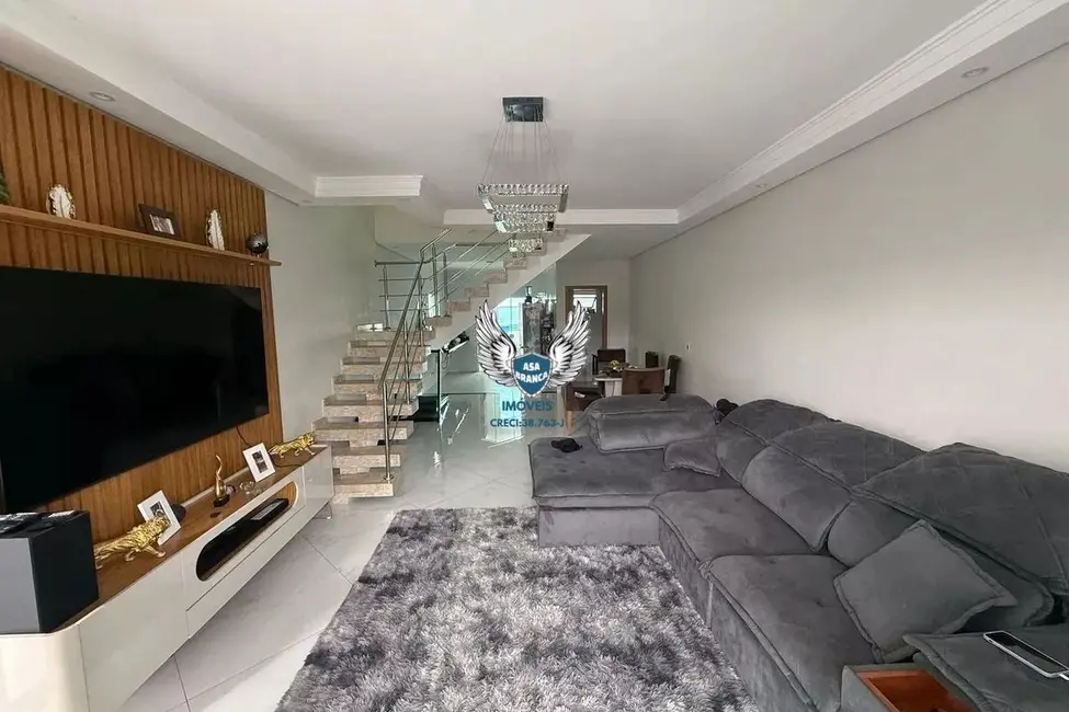 Sobrado com 3 quartos à venda, 280m2 em Jardim Guapira, São Paulo - SP - imagem 2 Foto 2 de Sobrado com 3 quartos à venda, 280m2 em Jardim Guapira, São Paulo - SP