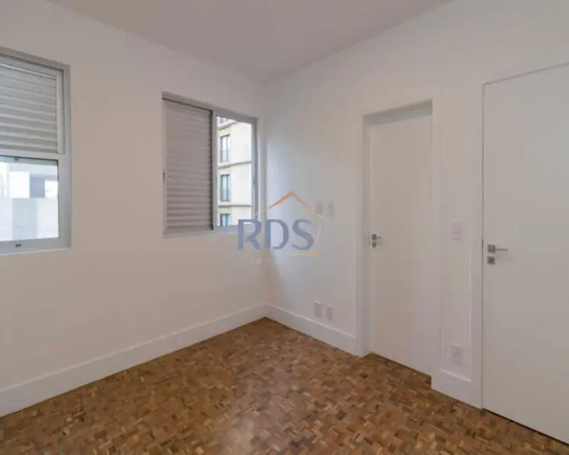Apartamento com 3 quartos à venda, 127m2 em Jardim Europa, São Paulo - SP - imagem 3 Foto 3 de Apartamento com 3 quartos à venda, 127m2 em Jardim Europa, São Paulo - SP