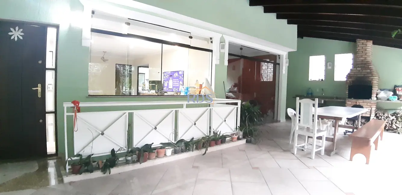 Foto 1 de Casa com 4 quartos à venda, 270m2 em Parque Assunção, Taboao Da Serra - SP