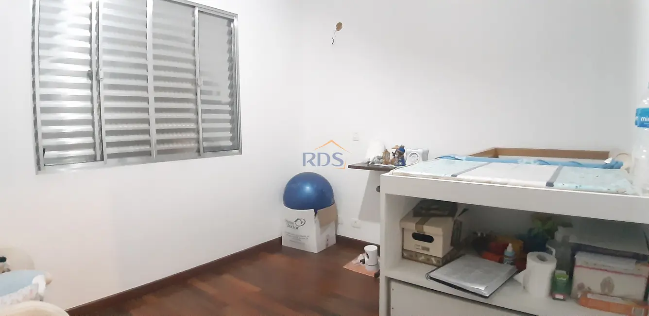 Foto 6 de Casa com 4 quartos à venda, 270m2 em Parque Assunção, Taboao Da Serra - SP