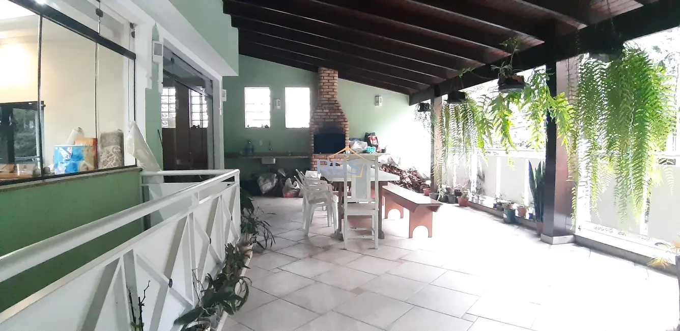 Foto 2 de Casa com 4 quartos à venda, 270m2 em Parque Assunção, Taboao Da Serra - SP