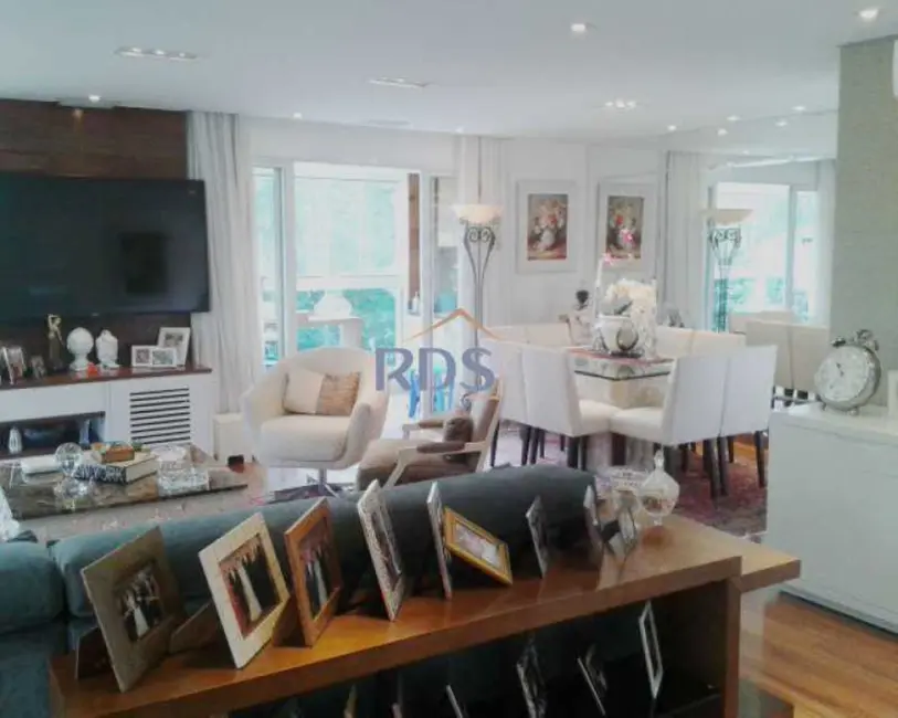 Apartamento com 3 quartos à venda, 195m2 em Indianópolis, São Paulo - SP - imagem 4 Foto 4 de Apartamento com 3 quartos à venda, 195m2 em Indianópolis, São Paulo - SP