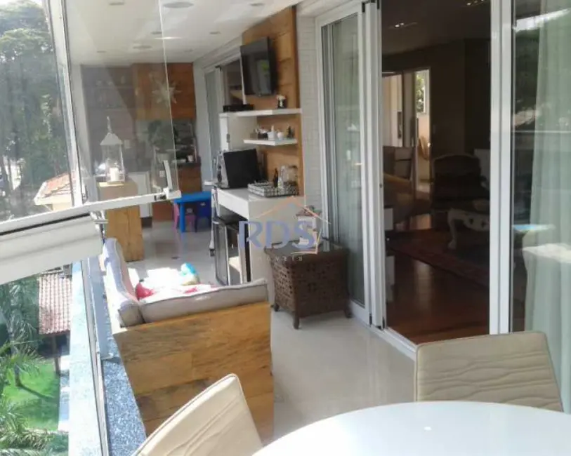 Apartamento com 3 quartos à venda, 195m2 em Indianópolis, São Paulo - SP - imagem 6 Foto 6 de Apartamento com 3 quartos à venda, 195m2 em Indianópolis, São Paulo - SP