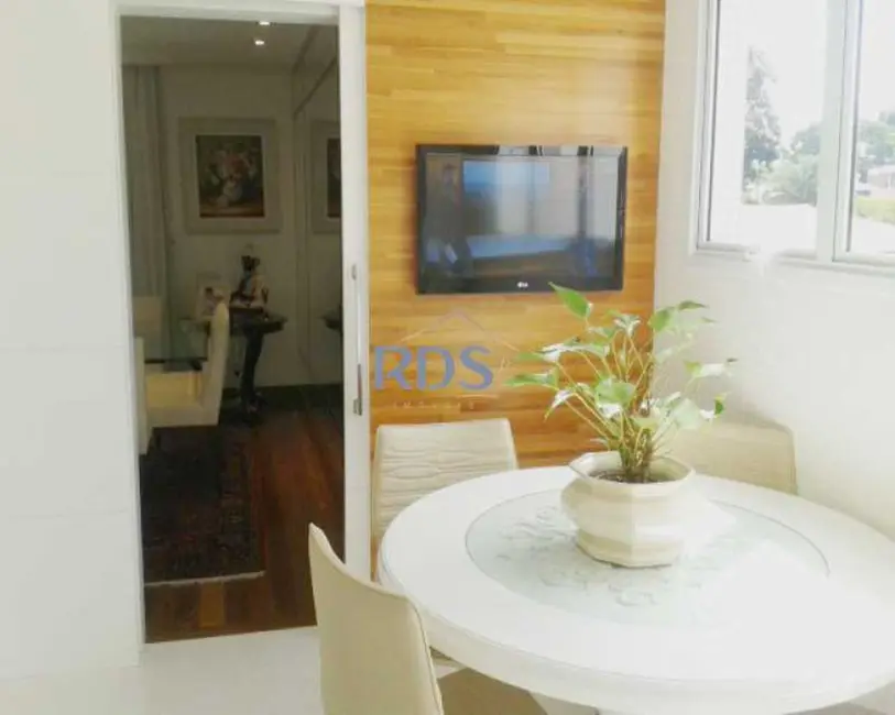 Apartamento com 3 quartos à venda, 195m2 em Indianópolis, São Paulo - SP - imagem 3 Foto 3 de Apartamento com 3 quartos à venda, 195m2 em Indianópolis, São Paulo - SP