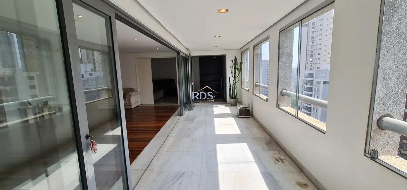 Foto 2 de Apartamento com 4 quartos à venda, 277m2 em Vila Suzana, São Paulo - SP