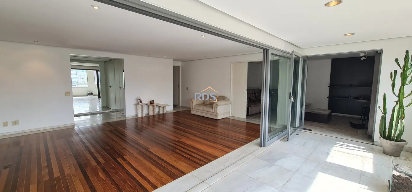 Foto 3 de Apartamento com 4 quartos à venda, 277m2 em Vila Suzana, São Paulo - SP