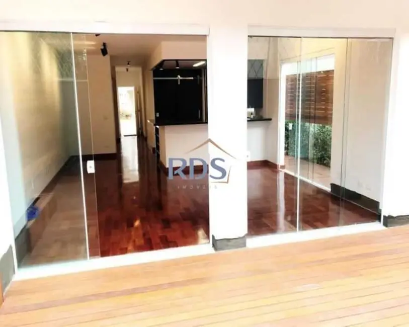 Foto 2 de Casa de Condomínio com 3 quartos à venda, 300m2 em Jardim Viana, São Paulo - SP