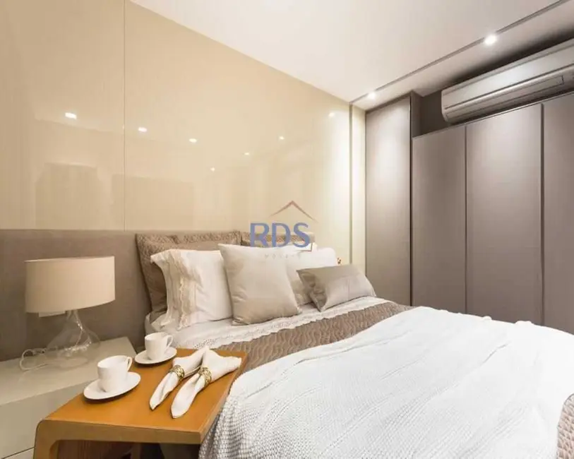 Apartamento com 3 quartos à venda, 215m2 em Vila Mariana, São Paulo - SP - imagem 5 Foto 5 de Apartamento com 3 quartos à venda, 215m2 em Vila Mariana, São Paulo - SP