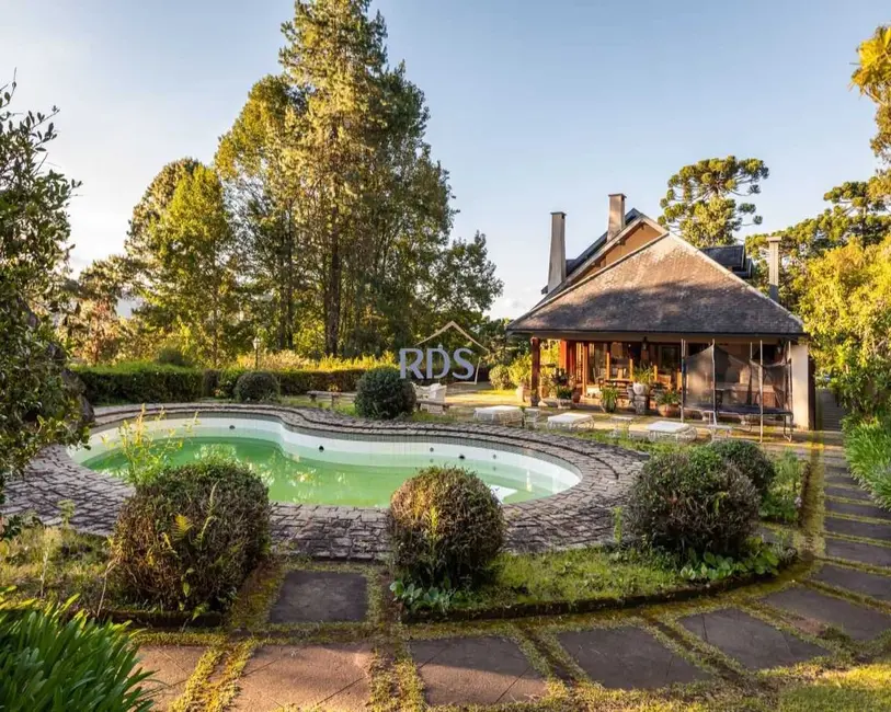 Casa com 5 quartos à venda, 533m2 em Campos Do Jordao - SP - imagem 2 Foto 2 de Casa com 5 quartos à venda, 533m2 em Campos Do Jordao - SP