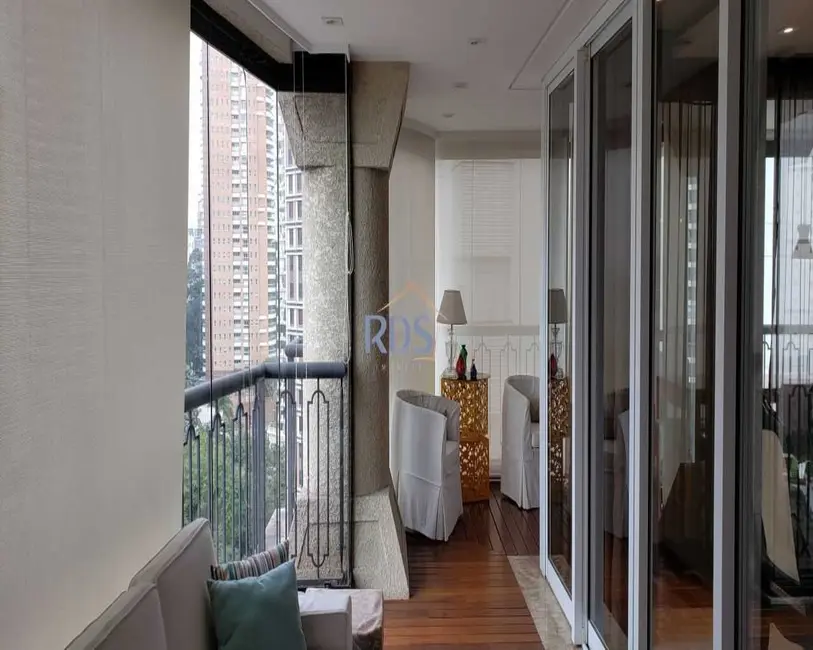 Foto 9 de Apartamento com 3 quartos à venda, 233m2 em Jardim Fonte do Morumbi, São Paulo - SP
