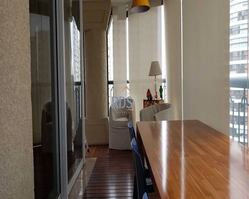Foto 8 de Apartamento com 3 quartos à venda, 233m2 em Jardim Fonte do Morumbi, São Paulo - SP