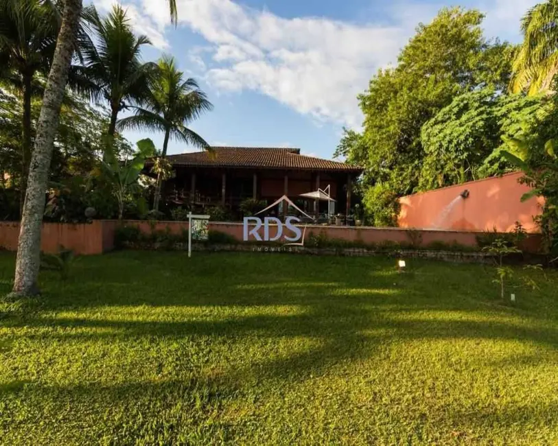 Casa de Condomínio com 4 quartos à venda, 576m2 em Balneário Praia do Pernambuco, Guaruja - SP - imagem 2 Foto 2 de Casa de Condomínio com 4 quartos à venda, 576m2 em Balneário Praia do Pernambuco, Guaruja - SP