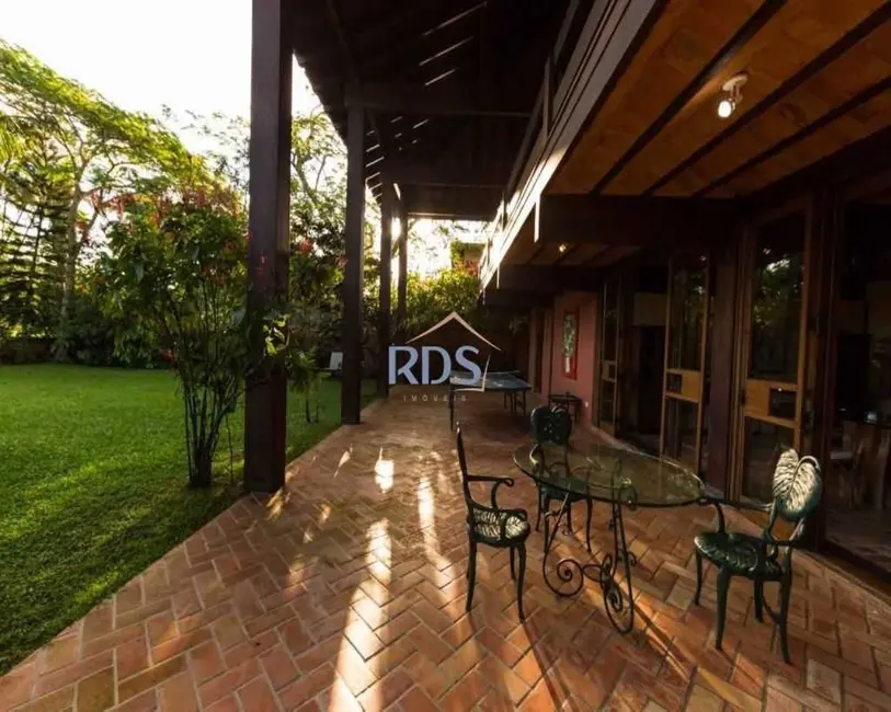 Casa de Condomínio com 4 quartos à venda, 576m2 em Balneário Praia do Pernambuco, Guaruja - SP - imagem 5 Foto 5 de Casa de Condomínio com 4 quartos à venda, 576m2 em Balneário Praia do Pernambuco, Guaruja - SP