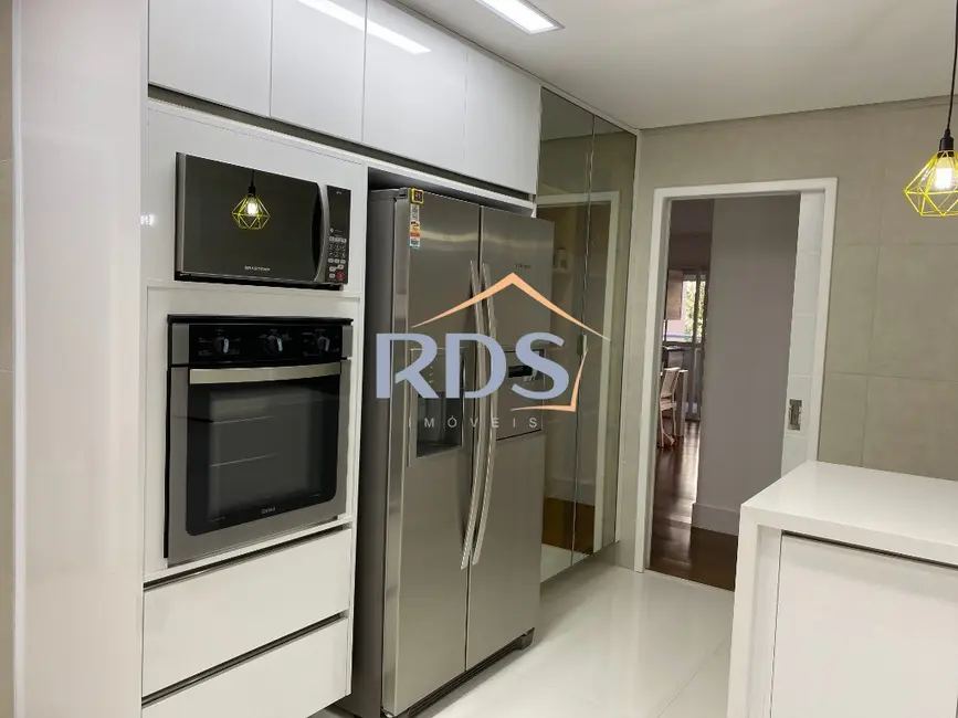 Foto 4 de Apartamento com 3 quartos à venda, 238m2 em Vila Suzana, São Paulo - SP