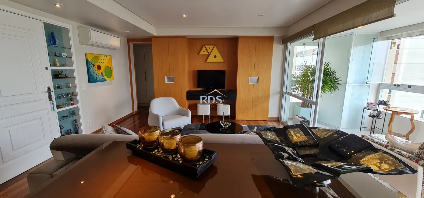 Apartamento com 3 quartos à venda, 138m2 em Vila Andrade, São Paulo - SP - imagem 3 Foto 3 de Apartamento com 3 quartos à venda, 138m2 em Vila Andrade, São Paulo - SP