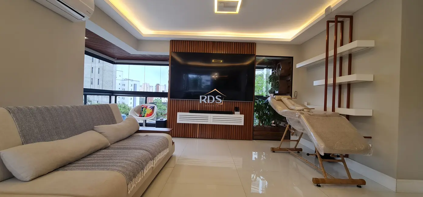 Apartamento com 3 quartos à venda, 165m2 em Vila Andrade, São Paulo - SP - imagem 2 Foto 2 de Apartamento com 3 quartos à venda, 165m2 em Vila Andrade, São Paulo - SP