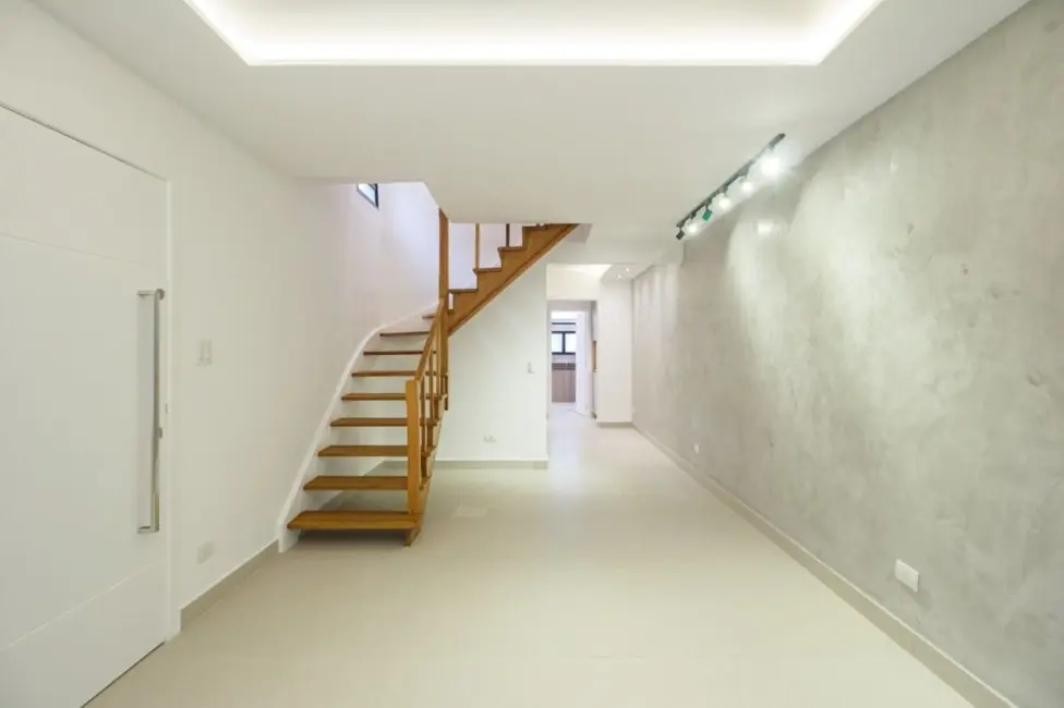 Casa com 3 quartos à venda, 210m2 em Chácara Santo Antônio (Zona Sul), São Paulo - SP - imagem 2 Foto 2 de Casa com 3 quartos à venda, 210m2 em Chácara Santo Antônio (Zona Sul), São Paulo - SP