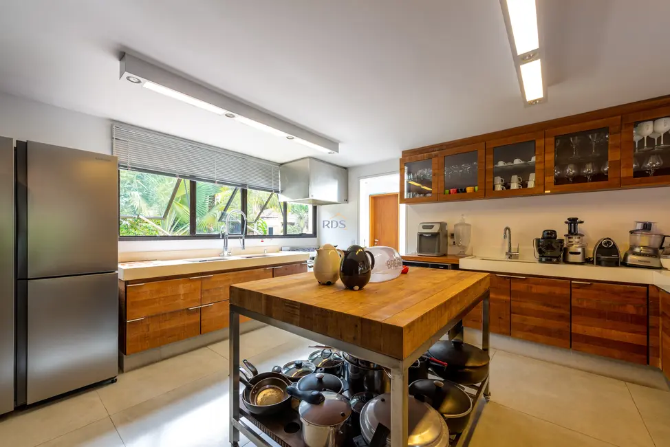 Foto 3 de Casa de Condomínio com 4 quartos à venda, 267m2 em Sao Sebastiao - SP