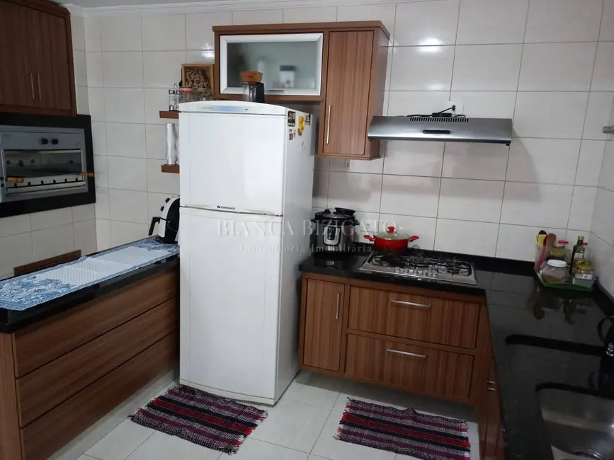 Casa com 5 quartos à venda, 338m2 em Ahú, Curitiba - PR - imagem 9 Foto 9 de Casa com 5 quartos à venda, 338m2 em Ahú, Curitiba - PR