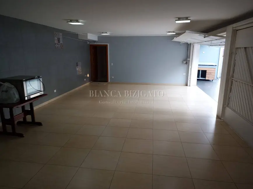 Casa com 5 quartos à venda, 338m2 em Ahú, Curitiba - PR - imagem 5 Foto 5 de Casa com 5 quartos à venda, 338m2 em Ahú, Curitiba - PR