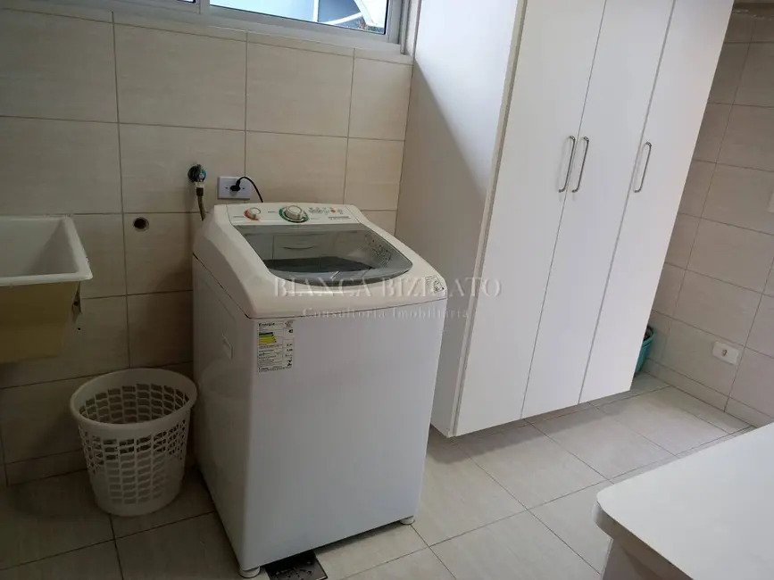 Casa com 5 quartos à venda, 338m2 em Ahú, Curitiba - PR - imagem 8 Foto 8 de Casa com 5 quartos à venda, 338m2 em Ahú, Curitiba - PR